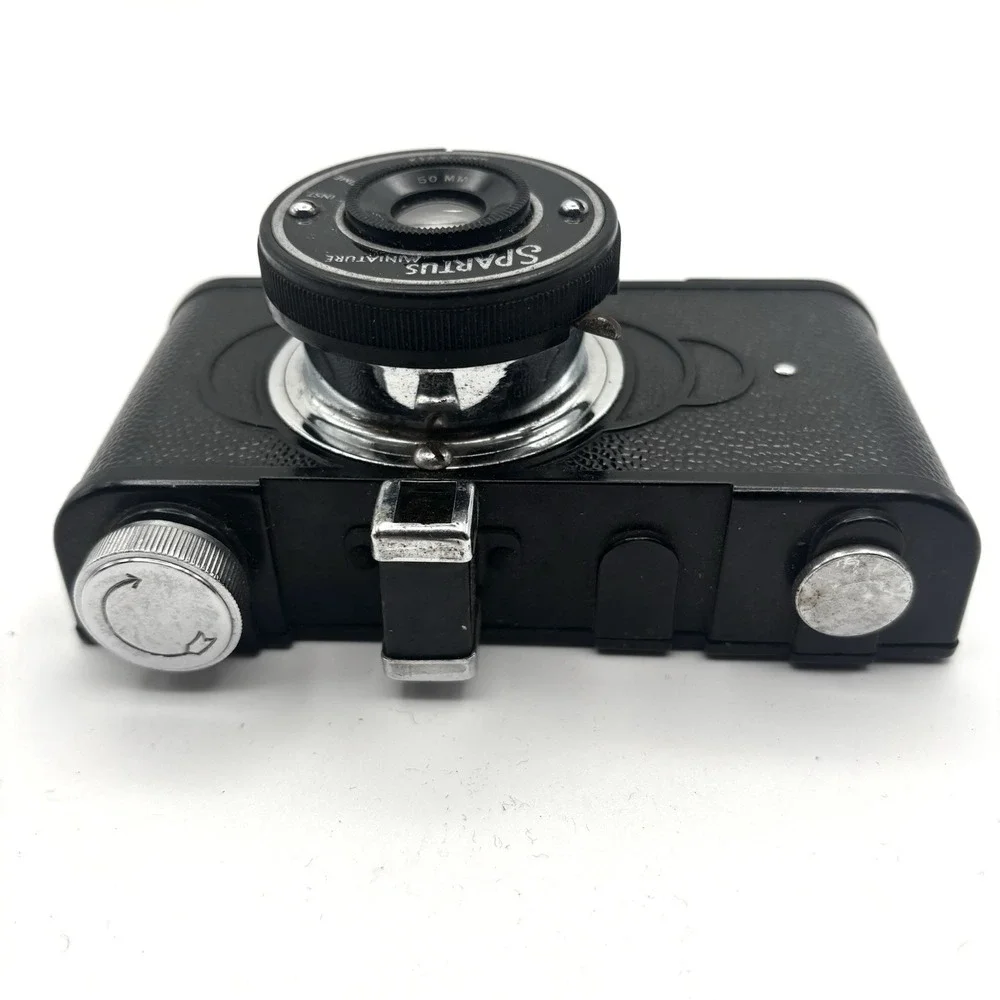 VINTAGE 1950s SPARTUS MINIATURE 35mm CAMERA UNTESTED.